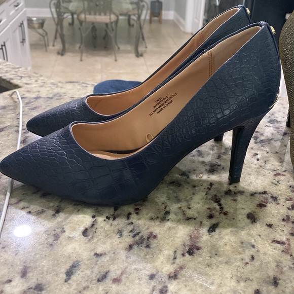 Jones New York heels - Picture 2 of 5